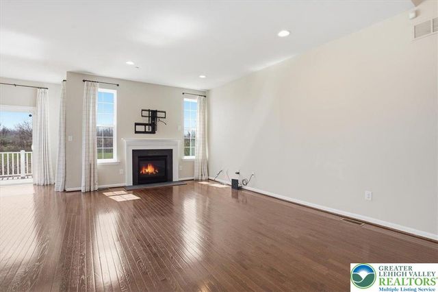 250 Redclover Lane, Allentown City, PA 18104