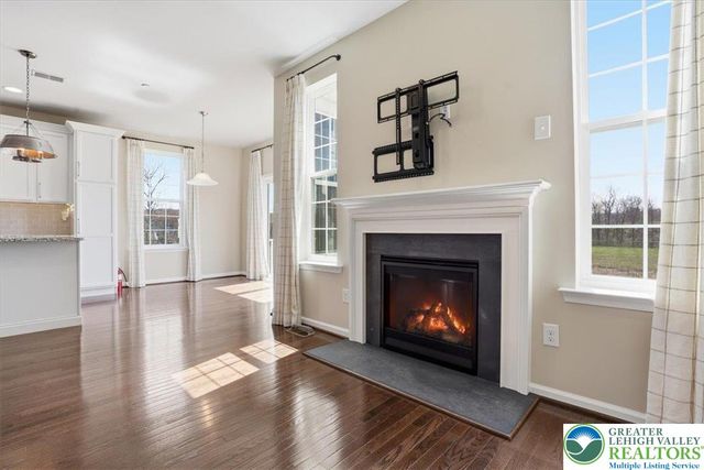 250 Redclover Lane, Allentown City, PA 18104