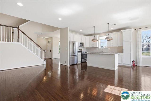 250 Redclover Lane, Allentown City, PA 18104