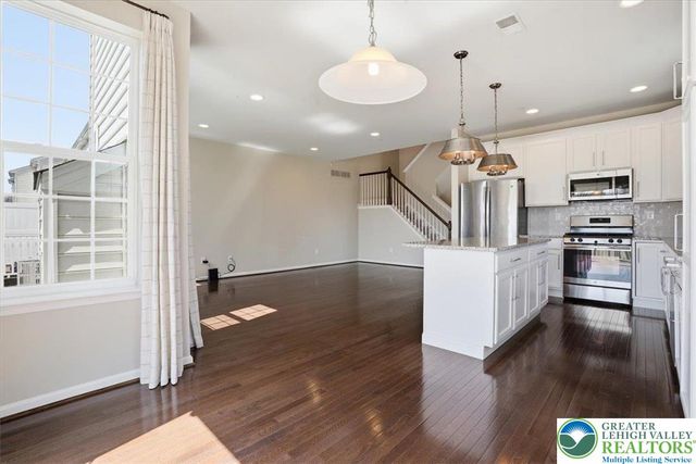 250 Redclover Lane, Allentown City, PA 18104