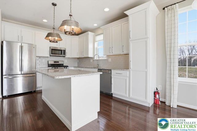 250 Redclover Lane, Allentown City, PA 18104