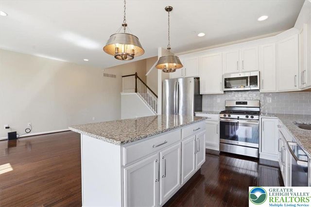 250 Redclover Lane, Allentown City, PA 18104