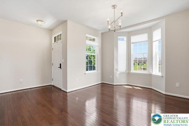 250 Redclover Lane, Allentown City, PA 18104