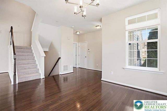 250 Redclover Lane, Allentown City, PA 18104