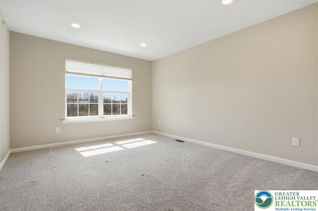 250 Redclover Lane, Allentown City, PA 18104