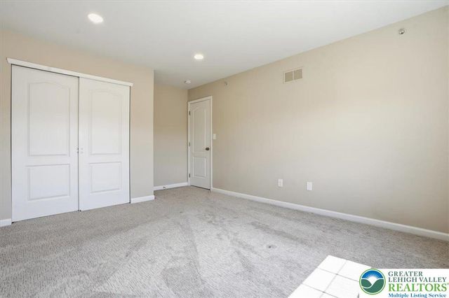 250 Redclover Lane, Allentown City, PA 18104
