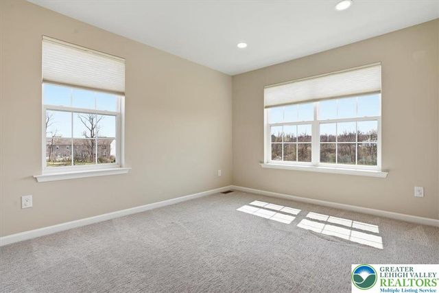 250 Redclover Lane, Allentown City, PA 18104