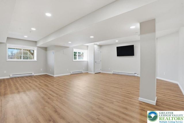 250 Redclover Lane, Allentown City, PA 18104