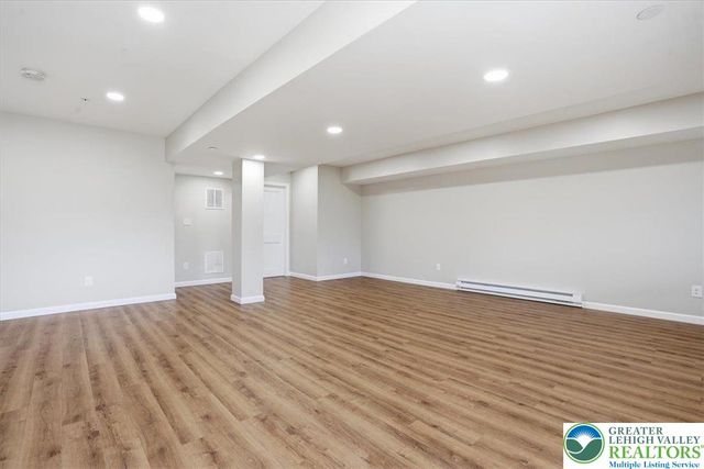 250 Redclover Lane, Allentown City, PA 18104