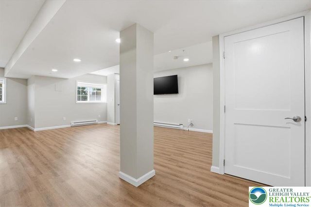 250 Redclover Lane, Allentown City, PA 18104