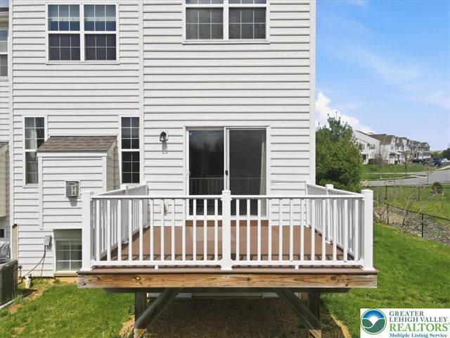 250 Redclover Lane, Allentown City, PA 18104