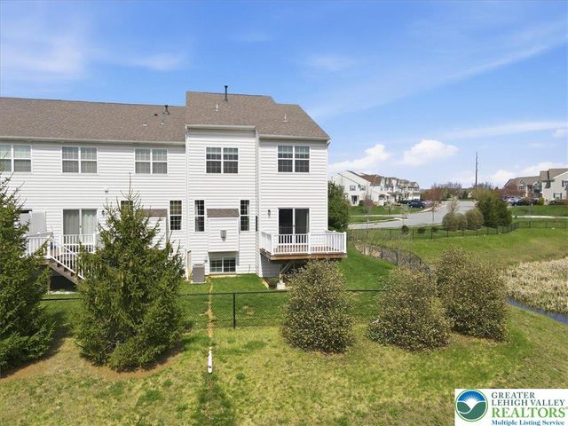 250 Redclover Lane, Allentown City, PA 18104