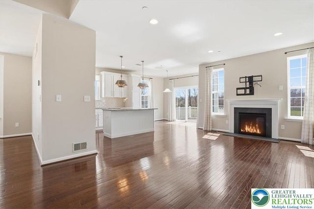 250 Redclover Lane, Allentown City, PA 18104