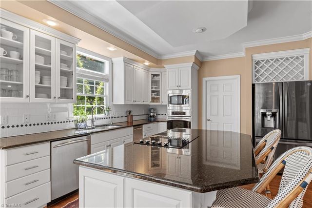 1513 Barrington Way Court, Winston-salem, NC 27106