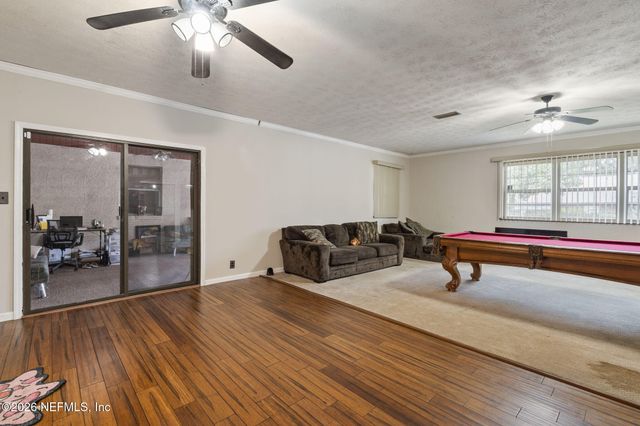 1222 SQUIRREL Lane S, Jacksonville, FL 32218