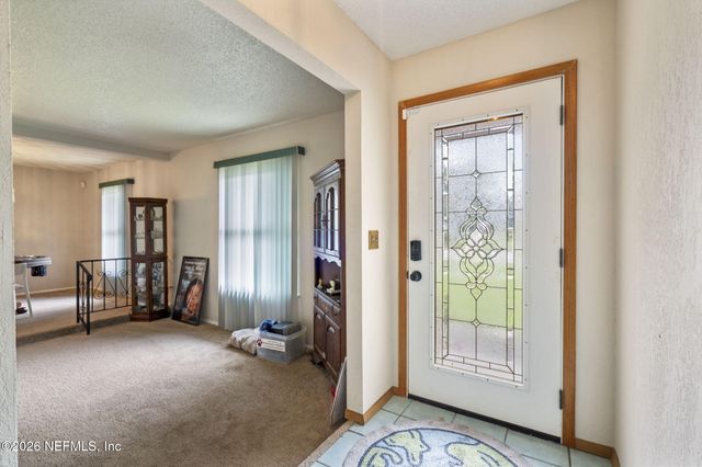1222 SQUIRREL Lane S, Jacksonville, FL 32218