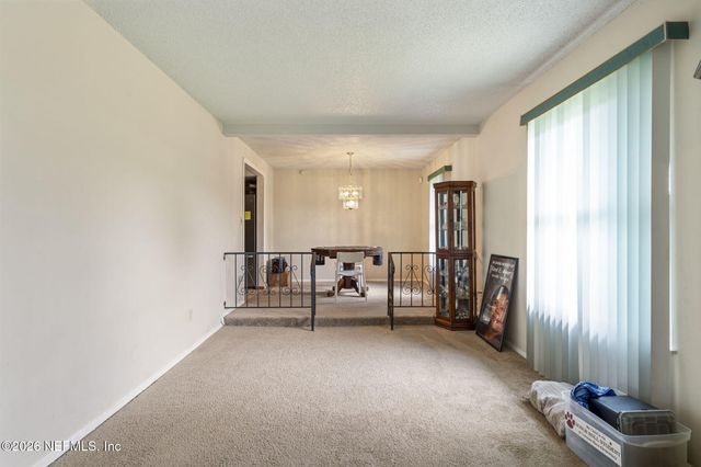 1222 SQUIRREL Lane S, Jacksonville, FL 32218