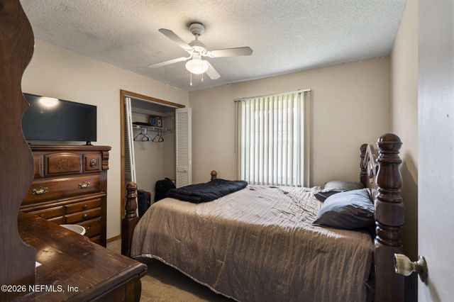 1222 SQUIRREL Lane S, Jacksonville, FL 32218