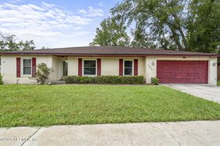 1222 SQUIRREL Lane S, Jacksonville, FL 32218
