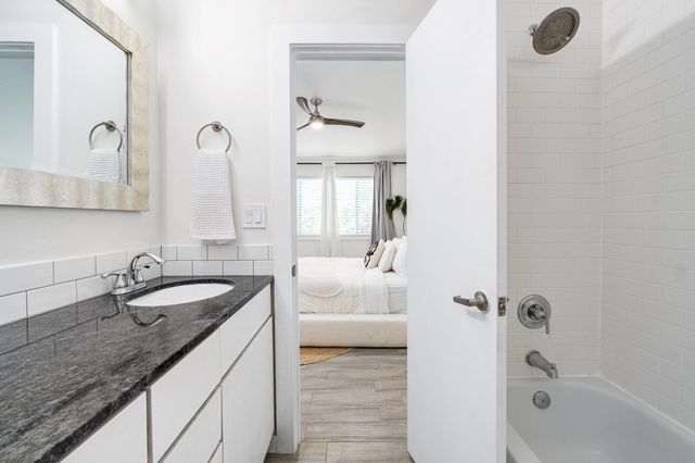 2200 Dickson DR 218, Austin, TX 78704