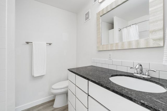 2200 Dickson DR 218, Austin, TX 78704