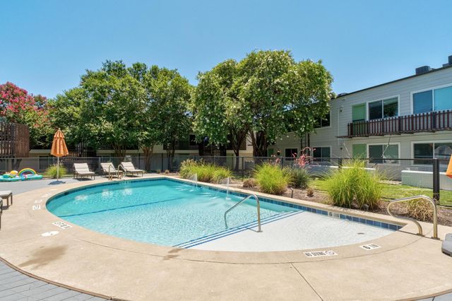 2200 Dickson DR 218, Austin, TX 78704