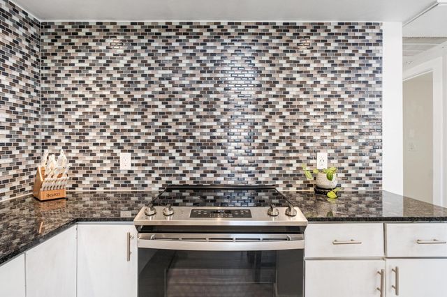 2200 Dickson DR 218, Austin, TX 78704