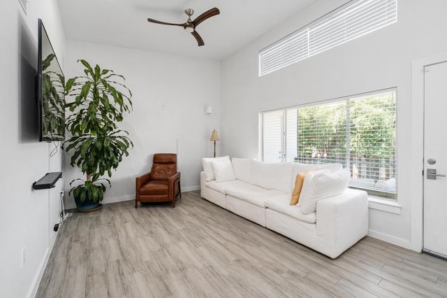 2200 Dickson DR 218, Austin, TX 78704
