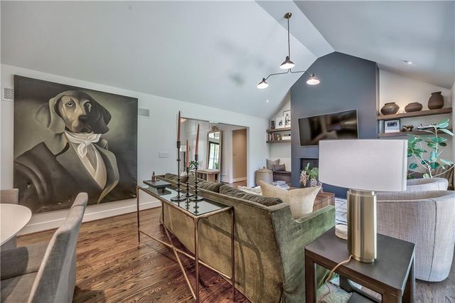 8600 Reinhardt Lane, Leawood, KS 66206