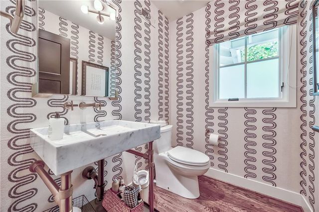 8600 Reinhardt Lane, Leawood, KS 66206