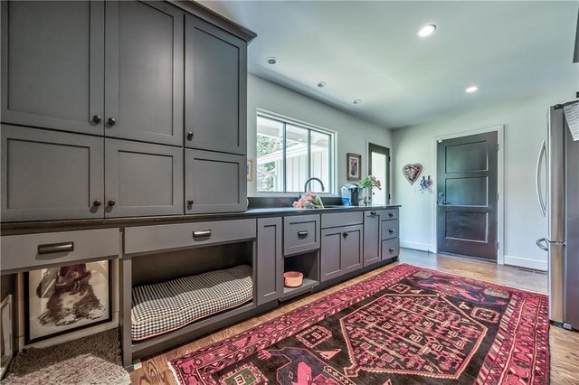8600 Reinhardt Lane, Leawood, KS 66206
