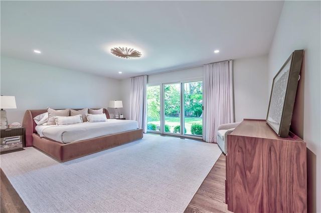8600 Reinhardt Lane, Leawood, KS 66206