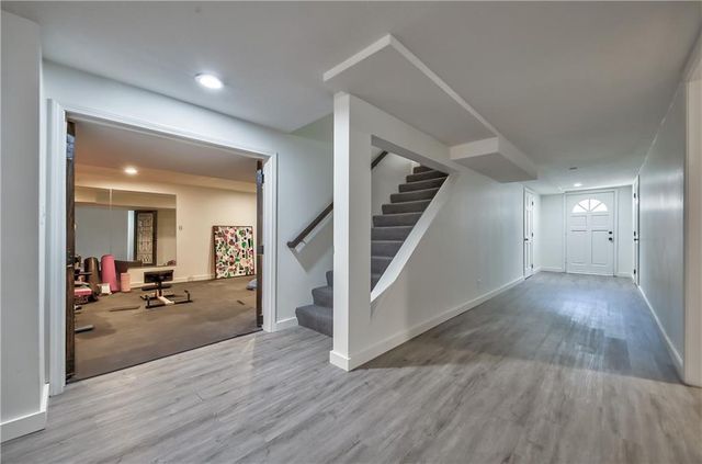 8600 Reinhardt Lane, Leawood, KS 66206