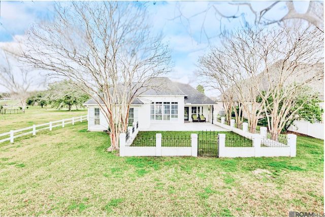 5727 Island Rd, Jarreau, LA 70749