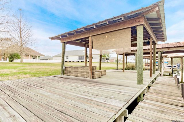 5727 Island Rd, Jarreau, LA 70749
