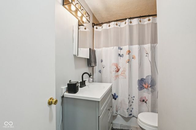 4824 N College Avenue, Indianapolis, IN 46205