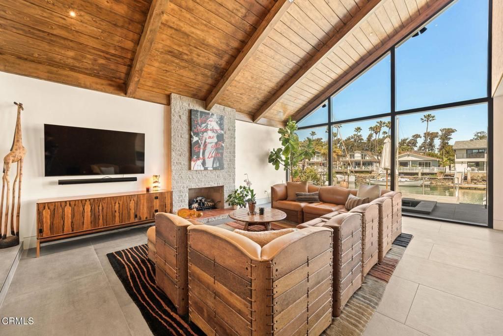 Image 9 of property listing at 2832 Sailor Avenue, Ventura, CA 93001