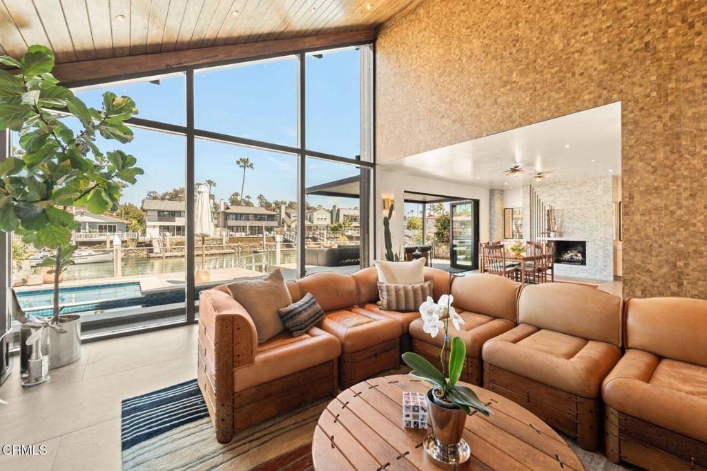 Image 12 of property listing at 2832 Sailor Avenue, Ventura, CA 93001