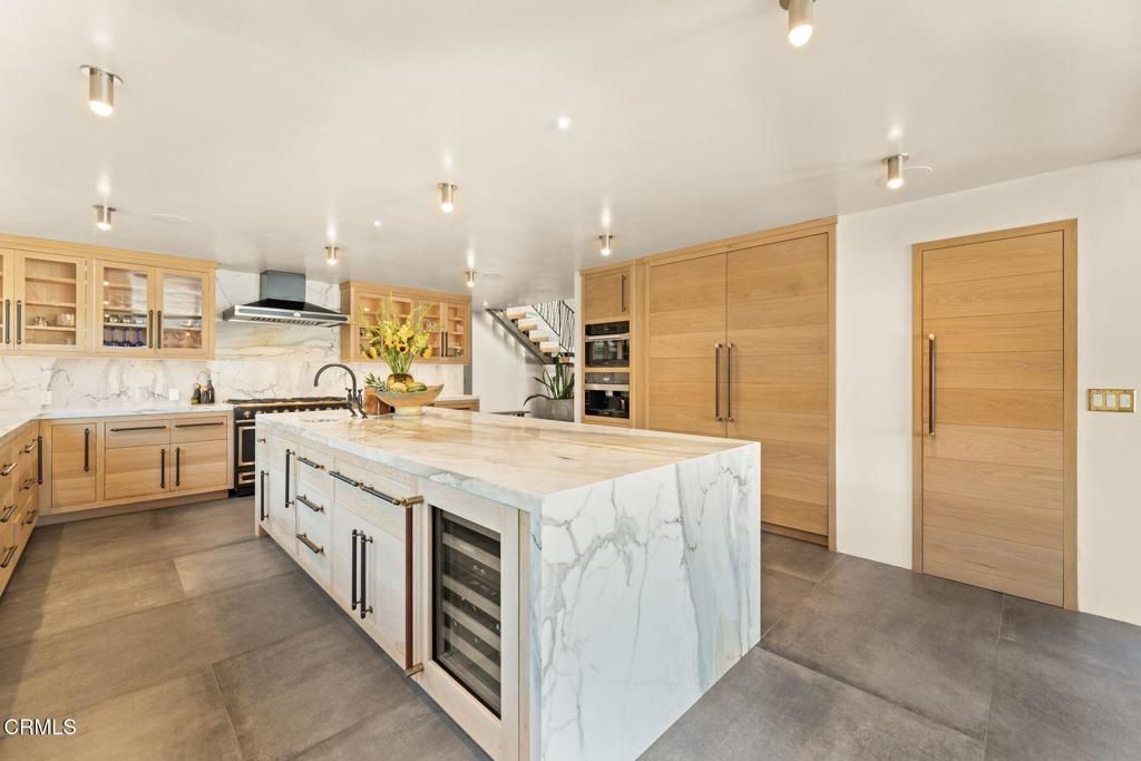 Image 27 of property listing at 2832 Sailor Avenue, Ventura, CA 93001