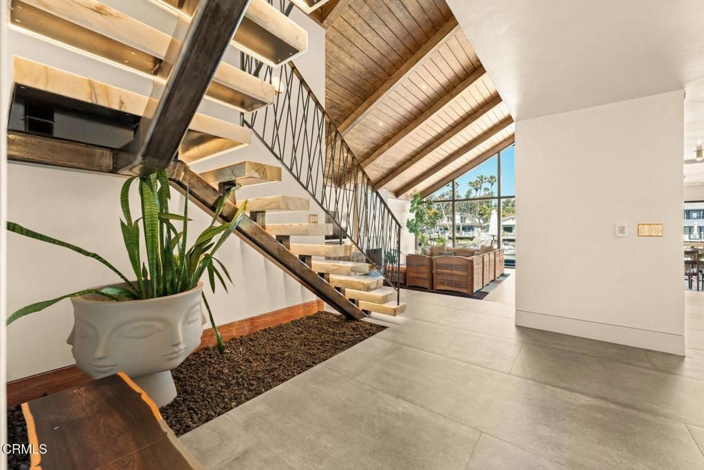 Image 34 of property listing at 2832 Sailor Avenue, Ventura, CA 93001