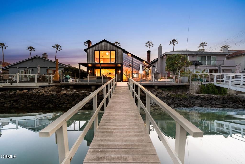 Image 68 of property listing at 2832 Sailor Avenue, Ventura, CA 93001