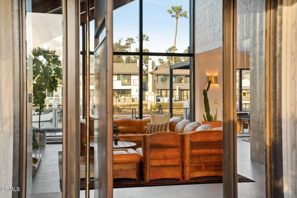 Image 6 of property listing at 2832 Sailor Avenue, Ventura, CA 93001