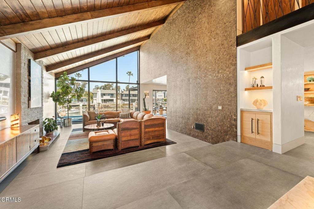 Image 7 of property listing at 2832 Sailor Avenue, Ventura, CA 93001