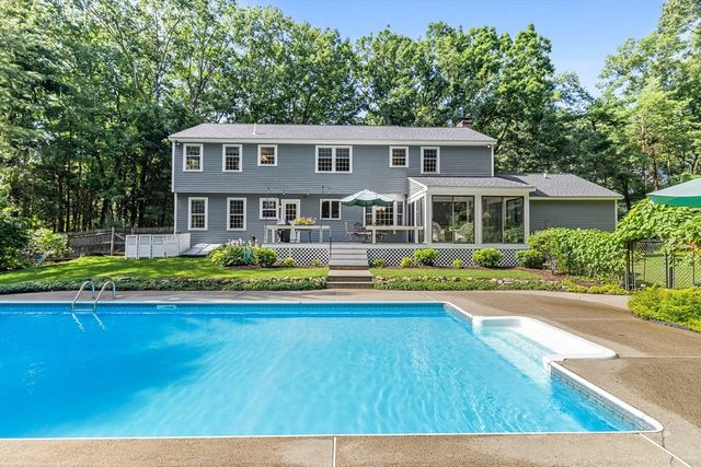 29 Smithshire Estates, Andover, MA 01810