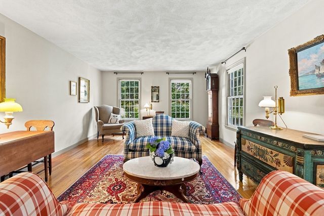 29 Smithshire Estates, Andover, MA 01810