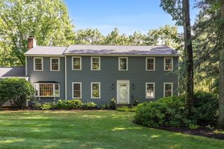 29 Smithshire Estates, Andover, MA 01810