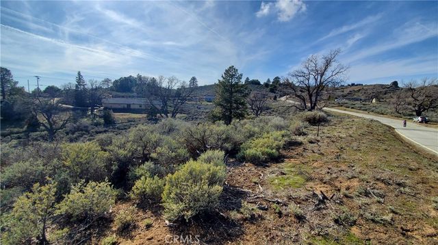 25041 Jacaranda Drive, Tehachapi, CA 93561
