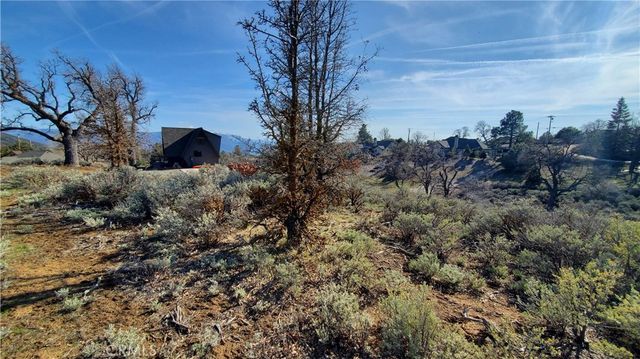 25041 Jacaranda Drive, Tehachapi, CA 93561