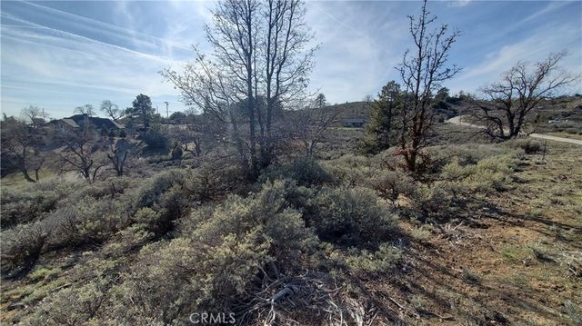 25041 Jacaranda Drive, Tehachapi, CA 93561