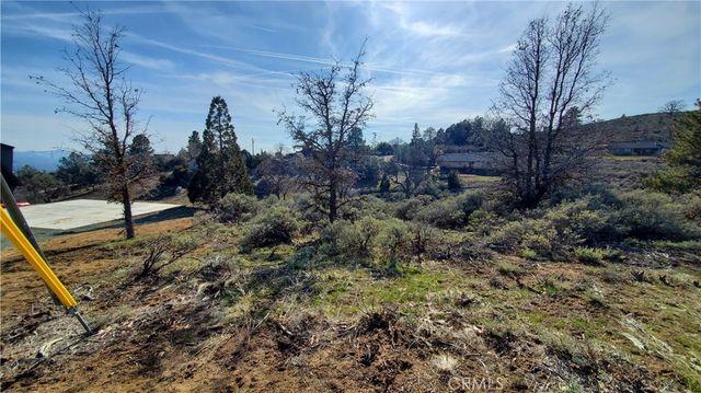 25041 Jacaranda Drive, Tehachapi, CA 93561
